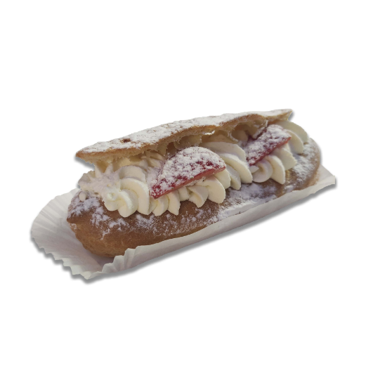 Eclair met slagroom & aardbei